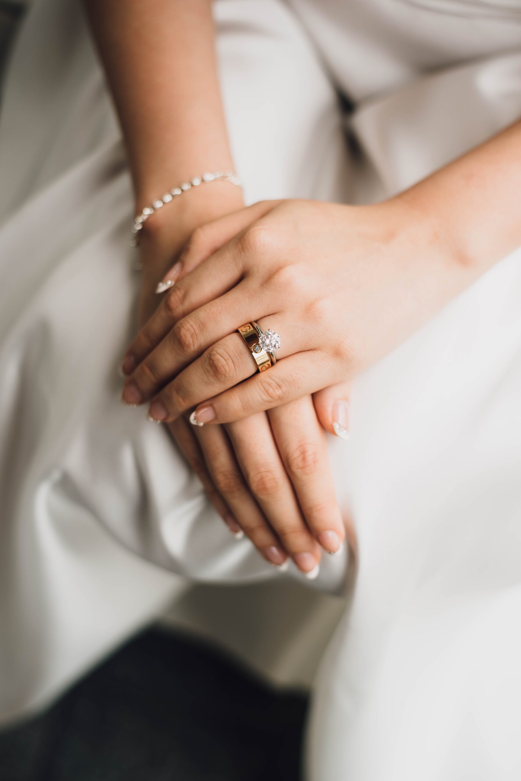 How to Buy an Engagement Ring at the Last Minute: Five Tips from Professionals to Help You Nail the Proposal